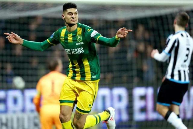 四川男篮：原助教张德贵接替莫科担任主教练