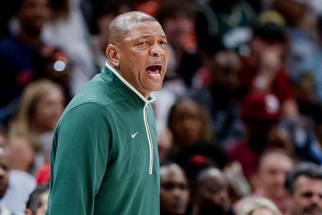 拜仁提前四轮卫冕德甲 向“六冠王”迈进